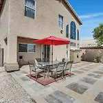 Gorgeous And Spacious Home!