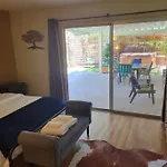 4 Miles To Strip / Big House With Pool