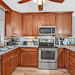 3Br, 1 Story Home W Hot Tub, Grill, Sleeps 6
