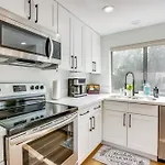 Pet-Friendly Las Vegas Home With Pool 4 Mi To Strip
