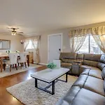 Pet-Friendly Las Vegas Home Shared Pool And Hot Tub
