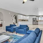 Grand Casa 7 Bdr/4 Ba 15 Beds Sleeps Up To 24