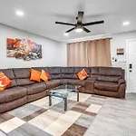 Family Reunion, Remodeled, King Beds, X-Box, Desks