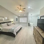 Delightful 4 Bedroom House With Pool!