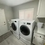 Delightful 4 Bedroom House With Pool!