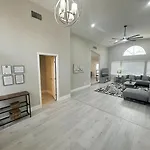 Delightful 4 Bedroom House With Pool!