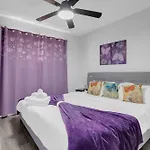 Big Group, Remodeled, Landscaped, King Beds, Desks