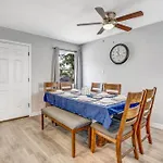 Big Group, Remodeled, Landscaped, King Beds, Desks