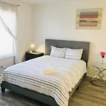 Super Comfortable And Beautiful 3 Bedrooms, 2 Baths House Renting