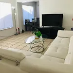 Super 1 Bedroom With Private Bathroom, Shared Kitchen Room -3
