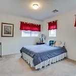 Las Vegas Home With Mtn Views 13 Mi To The Strip!