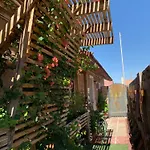 Hummingbird\'S Retreat-One Bedroom-Private Bath-Private Entry Door