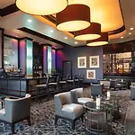 Ultimate Las Vegas Getaway One Bedroom Suite With Balcony, Kitchen, Gym, Pool & Free Parking