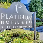 Ultimate Las Vegas Getaway One Bedroom Suite With Balcony, Kitchen, Gym, Pool & Free Parking