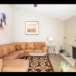 4 Bed 2 Bath Reno With Private Pool