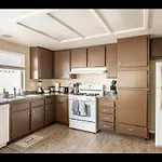 4 Bed 2 Bath Reno With Private Pool