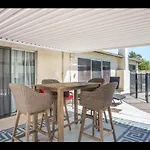 4 Bed 2 Bath Reno With Private Pool