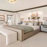 Stunning Four Bedroom Fully Professionally Remodeled Apartment