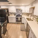 Spacious 2-Bedroom Townhouse With Pool & Private Patio In Central Las Vegas