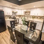 Spacious 2-Bedroom Townhouse With Pool & Private Patio In Central Las Vegas