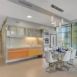 North Strip View Amazing 2 Bedroom Apartment