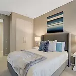 North Strip View Amazing 2 Bedroom Apartment