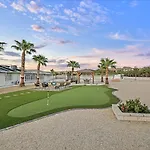 High-End 5 Bedroom Villa W Pool, Gym, Hot Tub, Games