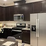 New,And Modern Home Close To The Strip