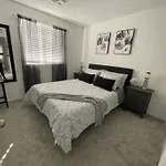 New,And Modern Home Close To The Strip