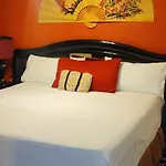 Las Vegas Sunrise, Habitacion#1