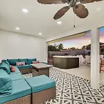 Tropicana Desert 5 Bdrm X 3 Bth King Beds Sleeps Up To 12