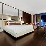 Palms Place Hotel Stripview With Open Balcony -23