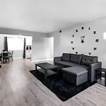 Cozy 1 Bed Sleeps 4! Near Strip Perfect Getaway!
