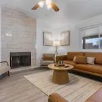 6 Bedroom Oasis With Pool, Pickle Ball, Golf & More!