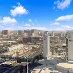 52Nd Floor Modern Luxury Studio Strip View