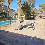 Ranch Home Sleeps 16Ppl