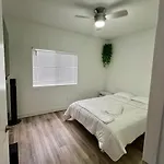 Newly Upgraded 2Bed 2Bath Condo!