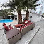 The Vegas Escape - Near The Airport/Strip With Pool