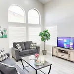 Pool House Newly Remodeled 3Bed 3Bath Near Dt Summerlin And Red Rock