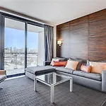 Stylish Palms Mountain View Studio Balcony Access 28309