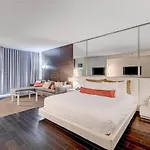 Beautiful Strip Views Studio 17304