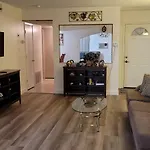 Vacation Home 3.5 Mi To Strip/Dt/Outlt Up To 8 Gst
