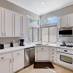 Gorgeous Townhome In Summerlin