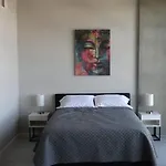 Gorgeous Studio High Rise