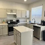 Beautiful Vegas Home Near Strip And Chinatown