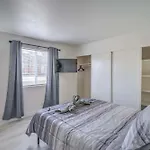 Vegas Getaway Near Strip! Sleeps 6!