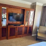 Mgm 1 Bedroom Balcony And Or Studio Luxury Suites