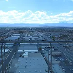 Palms Place 33Rd Floor With Mountains Views