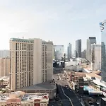 True 1Br Balcony Suite With Strip View At Mgm Signature