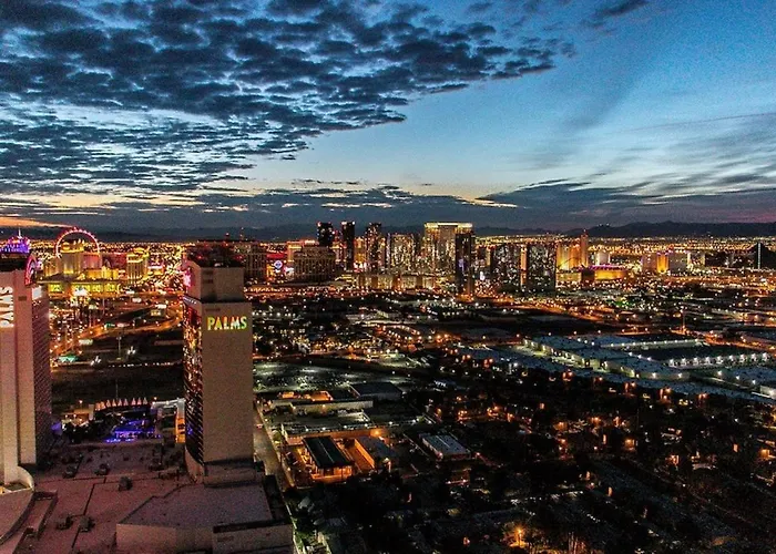 Palms Place Strip View Condo